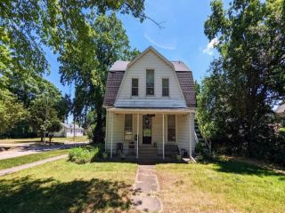 Foreclosed Home - 1212 N WALNUT ST, 61820