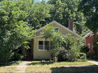 Foreclosed Home - 703 W SPRINGFIELD AVE, 61820