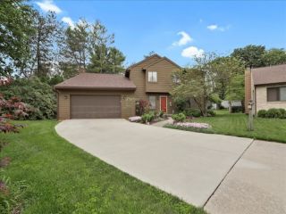 Foreclosed Home - 1321 GRANDVIEW DR, 61820