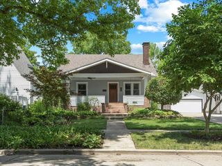 Foreclosed Home - 906 W CHARLES ST, 61821