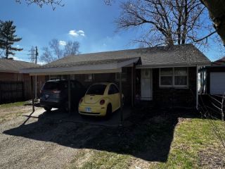 Foreclosed Home - 1507 N MCKINLEY AVE, 61821