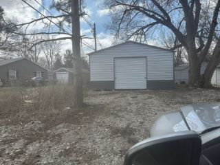 Foreclosed Home - 1408 HEDGE RD, 61821