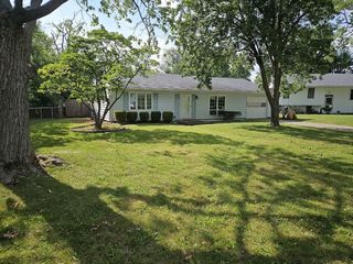 Foreclosed Home - 2508 MAPLEWOOD DR, 61821