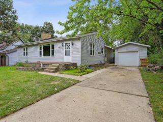 Foreclosed Home - 1516 SHERIDAN RD, 61821