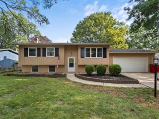 Foreclosed Home - 1814 WINCHESTER DR, 61821