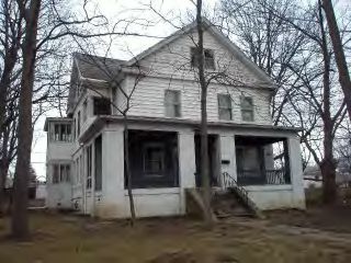 Foreclosed Home - 133 E RAYMOND AVE, 61832