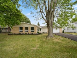 Foreclosed Home - 1026 HILLSIDE DR, 61832