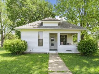 Foreclosed Home - 105 JOHN ST, 61852