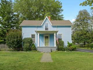 Foreclosed Home - 401 N CALHOUN ST, 61880