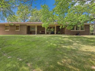Foreclosed Home - 2244 WAGON TRAIL RD, 61884