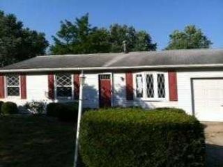 Foreclosed Home - 1315 WATERS CIR, 61912