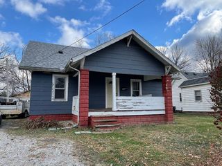 Foreclosed Home - 931 1ST ST, 61920