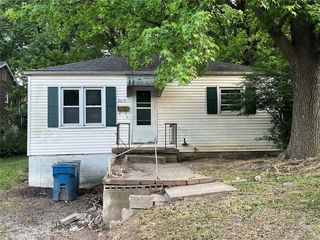 Foreclosed Home - 3613 E DOERR AVE, 62002