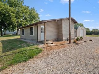 Foreclosed Home - 987 RED BALL TRL, 62017