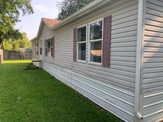 Foreclosed Home - 1313 1ST ST, 62018