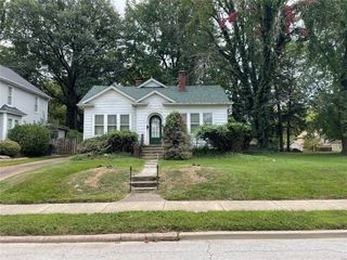 Foreclosed Home - 820 GRAND AVE, 62025