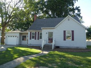 Foreclosed Home - 315 E Oak Streeet, 62033