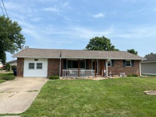 Foreclosed Home - 605 W OAK ST, 62033