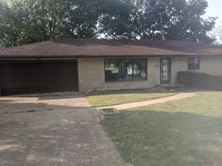 Foreclosed Home - 3501 Hillview Pl, 62035