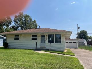 Foreclosed Home - 2804 DOGWOOD DR, 62040