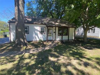 Foreclosed Home - 2005 RICHMOND AVE, 62040