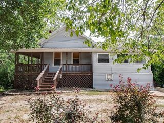 Foreclosed Home - 309 PLEASANT ST, 62052