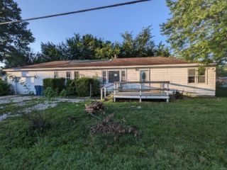 Foreclosed Home - 1100 HIGH ST, 62087