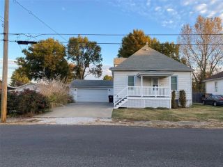 Foreclosed Home - 213 W PRAIRIE ST, 62088