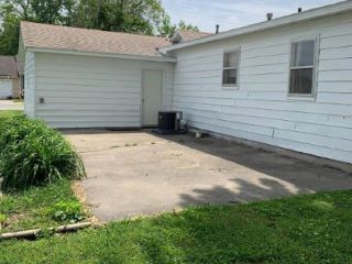 Foreclosed Home - 314 E LINCOLN ST, 62092