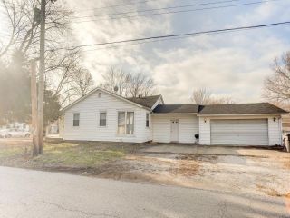 Foreclosed Home - 861 PERSHING ST, 62203