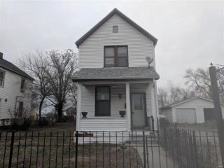 Foreclosed Home - 1619 Gaty Avenue, 62205