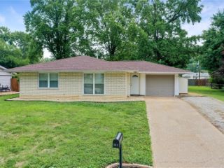 Foreclosed Home - 201 DOGWOOD LN, 62208