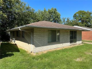 Foreclosed Home - 17 POTOMAC DR, 62208