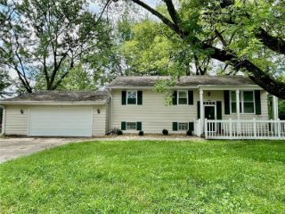 Foreclosed Home - 9637 RIDGE HEIGHTS RD, 62208