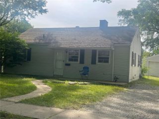 Foreclosed Home - 1116 DAWN DR, 62220