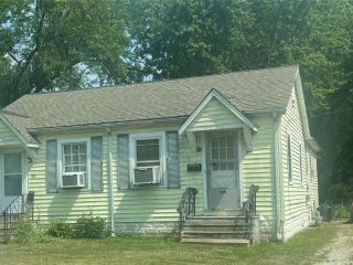 Foreclosed Home - 1802 E A ST, 62221