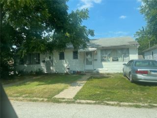 Foreclosed Home - 132 N MICHIGAN AVE, 62221