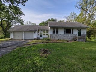 Foreclosed Home - 5908 Wilson Dr, 62223
