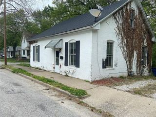 Foreclosed Home - 1002 N 2ND ST, 62226