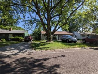 Foreclosed Home - 3909 N PARK DR, 62226