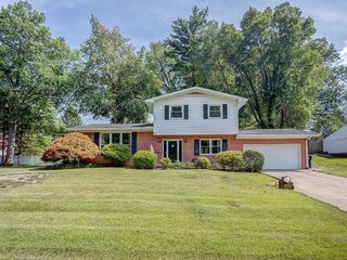 Foreclosed Home - 26 BERRYWOOD DR, 62226