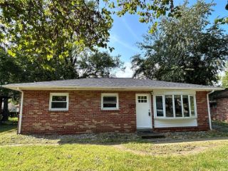 Foreclosed Home - 4102 BETTY DR, 62226
