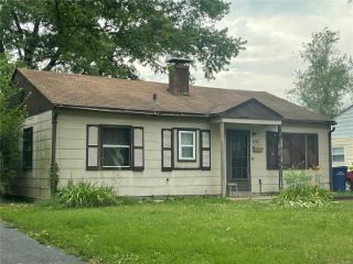Foreclosed Home - 824 N 39TH ST, 62226