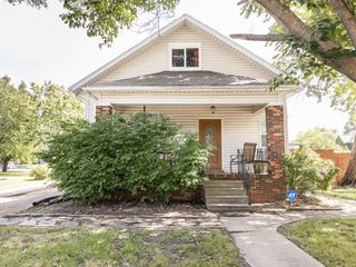 Foreclosed Home - 400 N MORRISON AVE, 62234