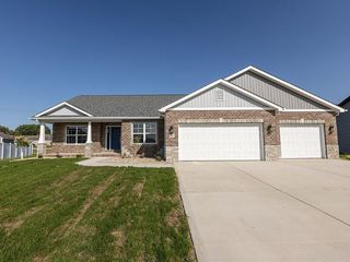 Foreclosed Home - 1012 INDIAN PRAIRIE DR, 62258