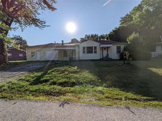 Foreclosed Home - 110 DEAN AVE, 62269