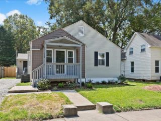 Foreclosed Home - 117W W 6TH ST, 62269
