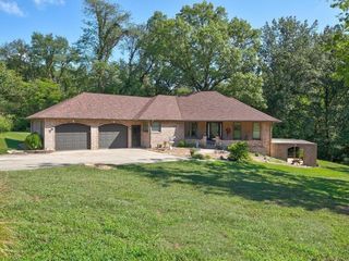 Foreclosed Home - 9 HILL VALLEY DR, 62275