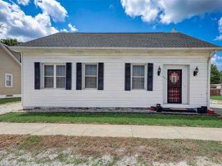 Foreclosed Home - 421 S MAIN ST, 62285