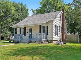 Foreclosed Home - 102 W 2ND ST, 62293